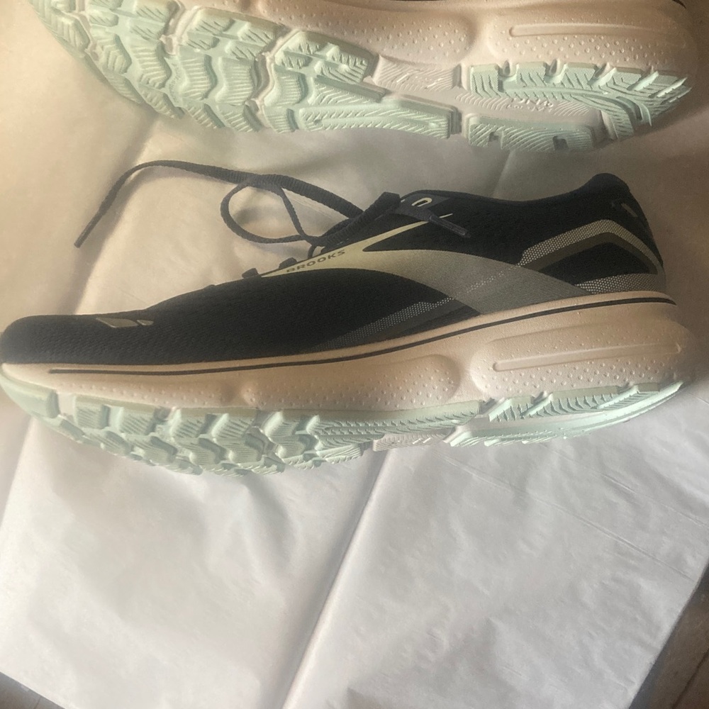 Brooks Women's Dark Blue and White Athletic Shoes - Picture 2 of 5